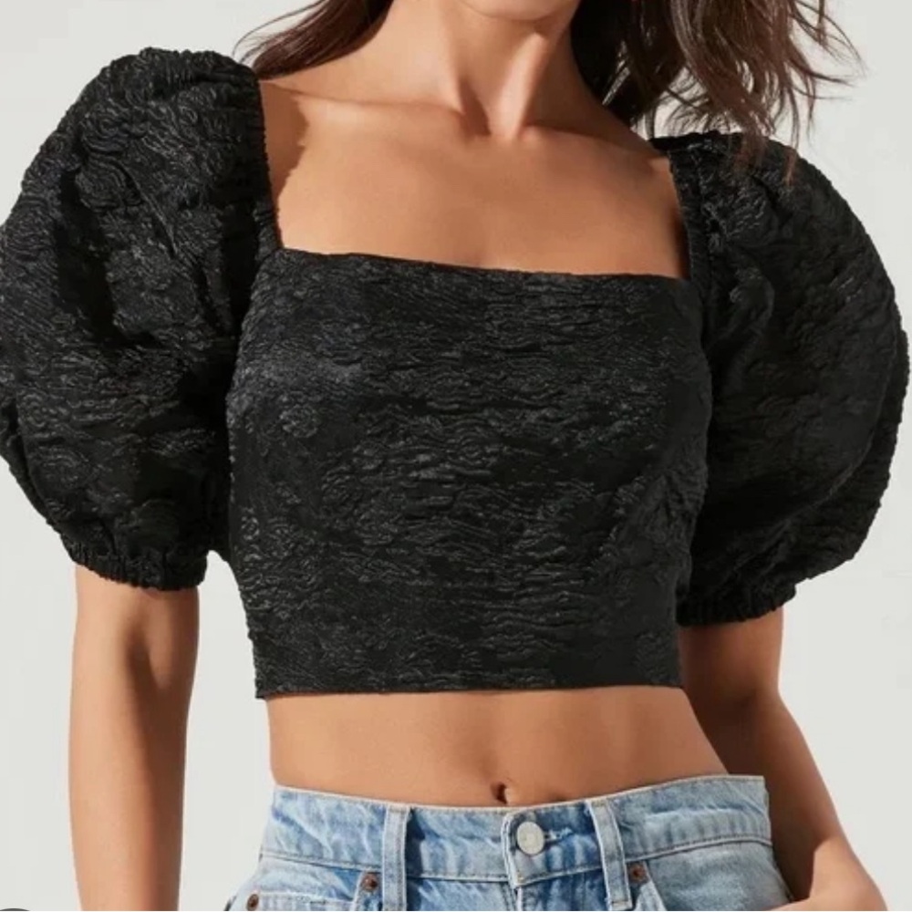 ASTR Black TASSIA JACQUARD PUFF SLEEVE TOP sz Small